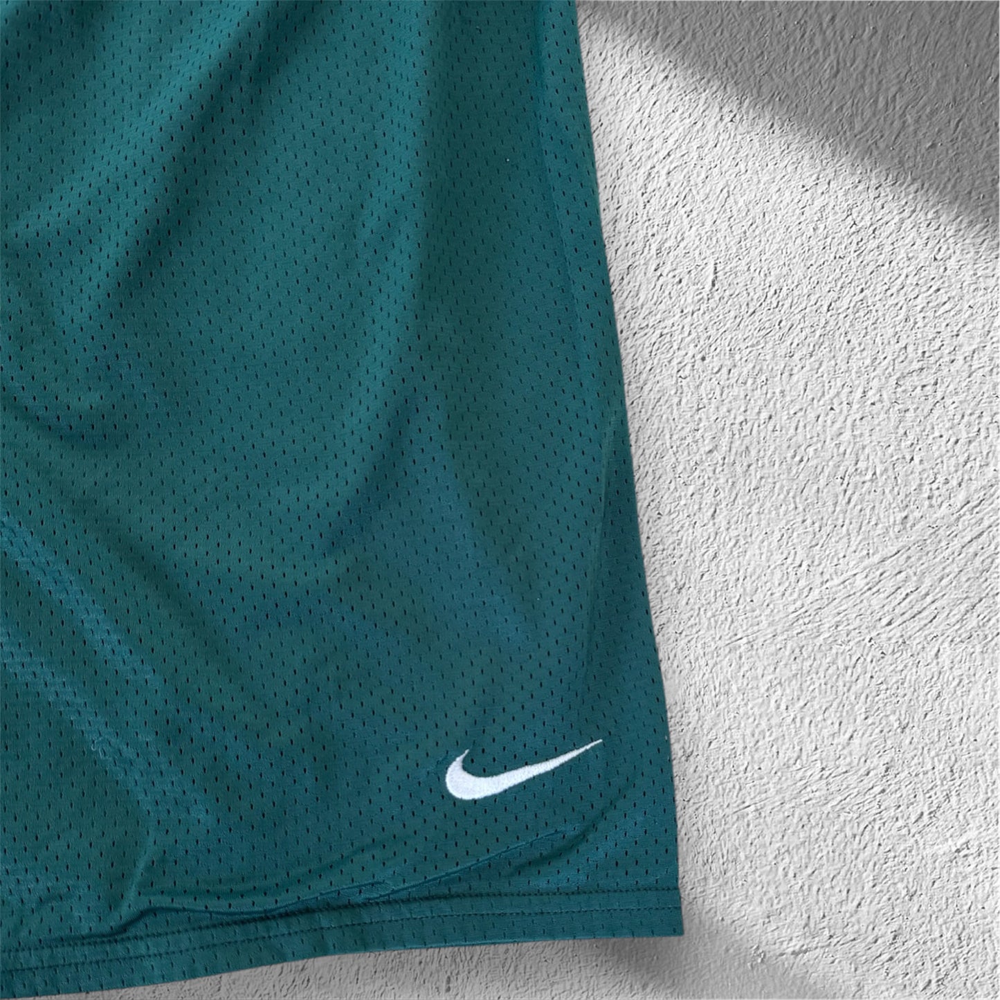 Vintage 90's Nike Basketball style shorts (M)