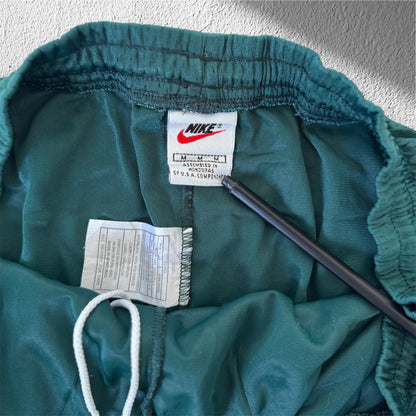 Vintage 90's Nike Basketball style shorts (M)